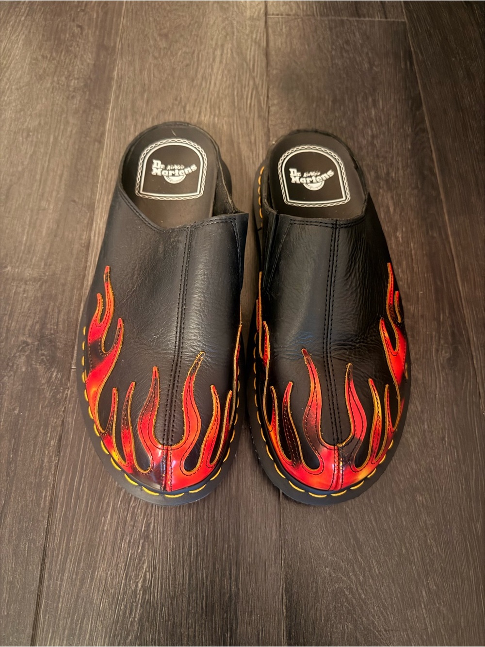 Dr. Martens San Mule Flame